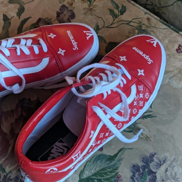 supreme vans size 7